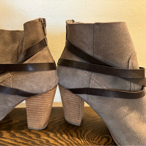 Carlos Santana suede booties - Size 8.5 - Picture 2 of 7
